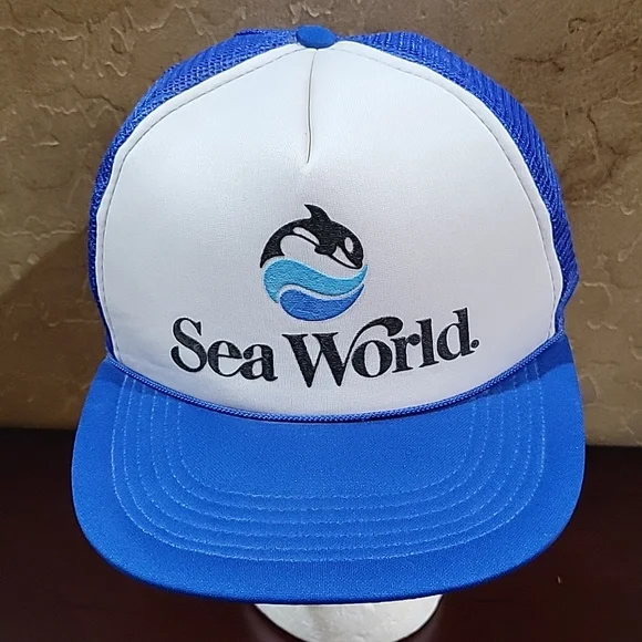 Vintage Accessories Vintage 9s Sea World Shamu Whale Trucker